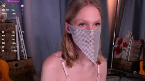 burning_g1rl online show from May 2, 5:40 pm