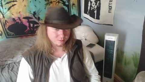 Snapshot of burningflute chatting on June 6, 7:29 pm burningflute online show from June 6, 7:29 pm
