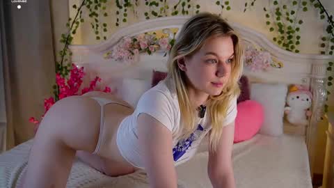 Snapshot of burnletitallburn chatting on October 2, 2:57 pm Jessica online show from October 2, 2:57 pm