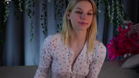 Snapshot of burnletitallburn chatting on October 11, 4:38 pm Jessica online show from October 11, 4:38 pm