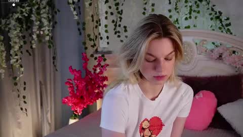 Snapshot of burnletitallburn chatting on October 20, 2:06 pm Jessica online show from October 20, 2:06 pm