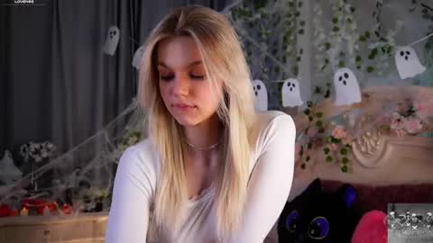 Snapshot of burnletitallburn chatting on October 26, 1:50 pm Jessica online show from October 26, 1:50 pm