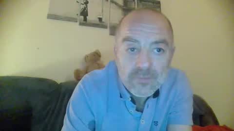 Snapshot of burnleyguy1977 chatting on December 6, 4:36 am burnleyguy1977 online show from December 6, 4:36 am