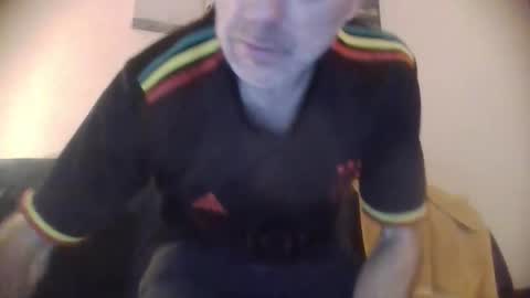 Snapshot of burnleyguy1977 chatting on December 16, 5:59 am burnleyguy1977 online show from December 16, 5:59 am