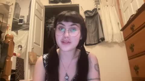 Snapshot of bushbabe3008 chatting on August 3, 6:12 am esme gray online show from August 3, 6:12 am