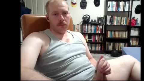 Snapshot of bushmate92 chatting on December 17, 9:26 am bushmate92 online show from December 17, 9:26 am