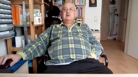 busi online show from May 15, 10:55 am