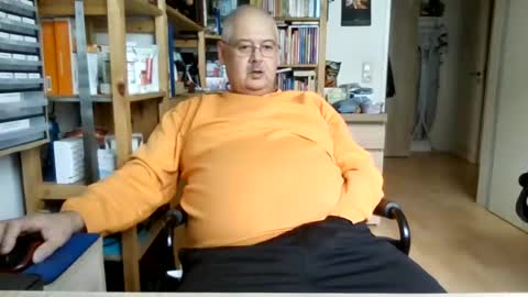Snapshot of busibaer666 chatting on June 15, 3:25 pm busi online show from June 15, 3:25 pm