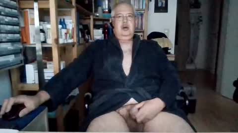 Snapshot of busibaer666 chatting on July 5, 3:34 am busi online show from July 5, 3:34 am