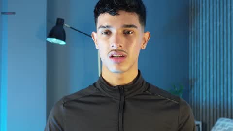 Buster independent model online show from September 17, 4:30 pm