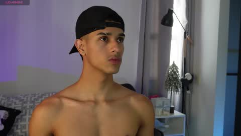 Snapshot of busterspinter chatting on December 14, 3:50 pm Buster independent model online show from December 14, 3:50 pm