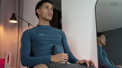 Snapshot of busterspinter chatting on January 10, 2:02 am Buster independent model online show from January 10, 2:02 am