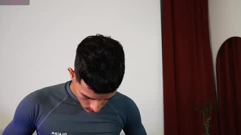 Snapshot of busterspinter chatting on March 10, 11:32 pm Buster independent model online show from March 10, 11:32 pm