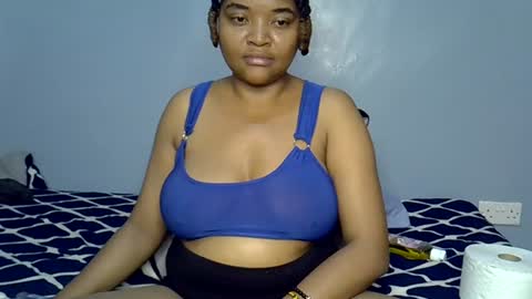 busty kenzi online show from July 2, 3:23 am