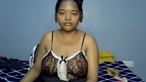 busty kenzi online show from July 13, 5:05 pm