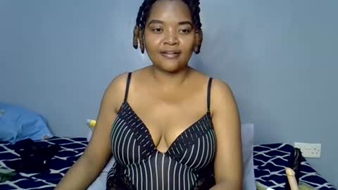 busty kenzi online show from July 18, 7:50 pm