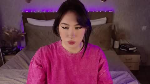 Snapshot of busty_lina chatting on October 18, 5:21 am Lina online show from October 18, 5:21 am