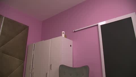 Snapshot of busty_madison chatting on February 5, 9:14 am busty_madison online show from February 5, 9:14 am