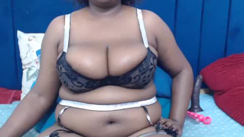 bustychocx online show from August 2, 3:43 pm