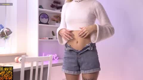 Snapshot of butteflai chatting on November 9, 10:02 am butteflai online show from November 9, 10:02 am