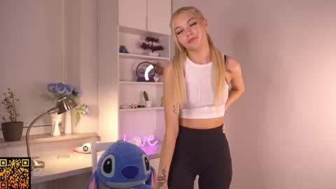 Snapshot of butteflai chatting on November 21, 1:43 pm butteflai online show from November 21, 1:43 pm