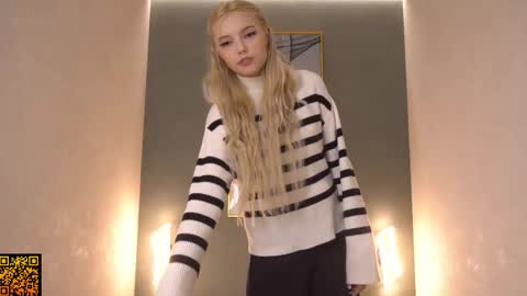 Snapshot of butteflai chatting on November 25, 7:52 am butteflai online show from November 25, 7:52 am