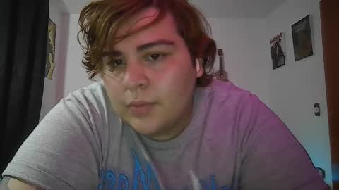 Snapshot of buttercup_milk chatting on January 18, 5:11 am Dylan online show from January 18, 5:11 am