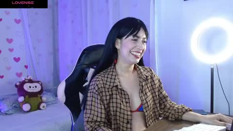 Snapshot of butterfly_xo chatting on March 18, 9:18 pm Antonella online show from March 18, 9:18 pm