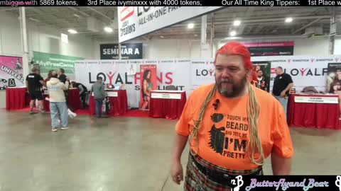 Snapshot of butterflyandbear chatting on December 6, 10:30 pm Butterfly and Bear online show from December 6, 10:30 pm