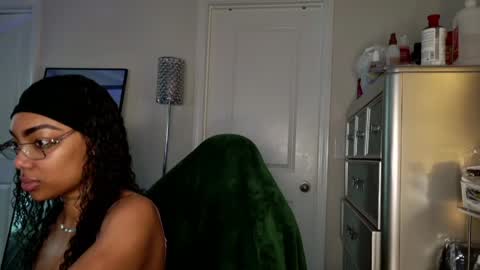 butterfly booty online show from May 15, 11:06 am