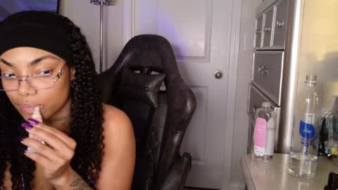 butterfly booty online show from May 19, 1:56 am