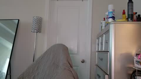 butterfly booty online show from June 12, 4:50 pm