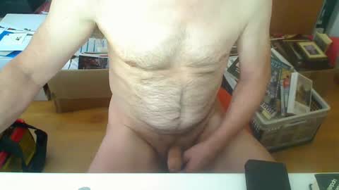 Snapshot of buttlover1111 chatting on September 14, 10:47 am Buttlover2233 online show from September 14, 10:47 am