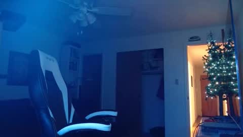 bwall1425 online show from December 28, 5:55 am