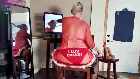 Bee and John online show from December 17, 1:55 am