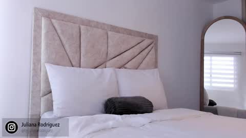    online show from September 19, 9:15 pm