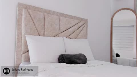    online show from October 20, 9:15 pm