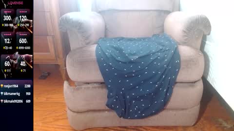 Snapshot of bygd334 chatting on February 19, 6:04 pm biggdw79 online show from February 19, 6:04 pm