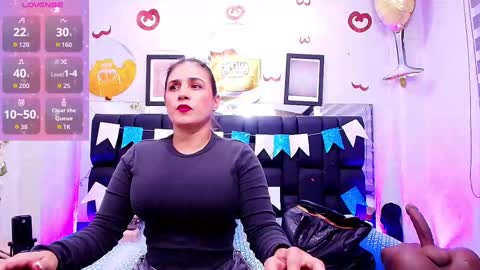 Snapshot of c_fox_ chatting on October 1, 3:01 am Carolina online show from October 1, 3:01 am