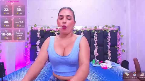 Snapshot of c_fox_ chatting on October 9, 3:15 am Carolina online show from October 9, 3:15 am