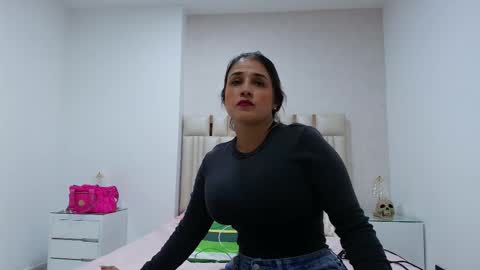 Snapshot of c_fox_ chatting on October 30, 3:19 am Carolina online show from October 30, 3:19 am