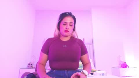 Snapshot of c_fox_ chatting on October 31, 3:29 am Carolina online show from October 31, 3:29 am