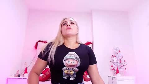 Snapshot of c_fox_ chatting on December 21, 3:13 am Carolina online show from December 21, 3:13 am