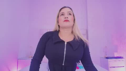 Snapshot of c_fox_ chatting on March 17, 3:00 am Carolina online show from March 17, 3:00 am