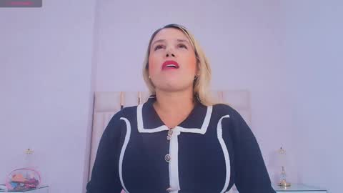 Snapshot of c_fox_ chatting on March 25, 3:12 am Carolina online show from March 25, 3:12 am