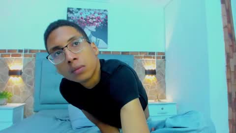 Snapshot of c_worstian_ chatting on December 6, 11:22 am c_worstian_ online show from December 6, 11:22 am
