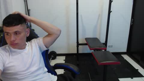 Snapshot of cabron_boy chatting on February 2, 12:20 am Daddy online show from February 2, 12:20 am