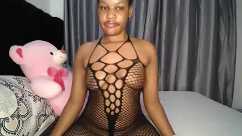 Snapshot of cadercey_kimmy01 chatting on February 17, 9:19 pm EVA online show from February 17, 9:19 pm