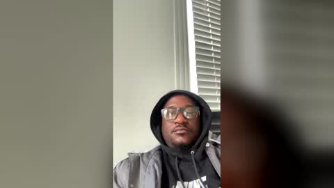 Snapshot of caisen12 chatting on February 15, 8:38 pm caisen12 online show from February 15, 8:38 pm