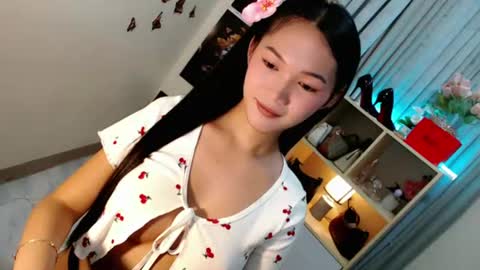 Snapshot of caitlin_x chatting on July 21, 11:29 pm caitlin online show from July 21, 11:29 pm